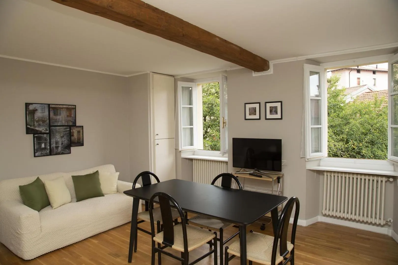 Contempora Apartments - Ca\' Brenta Hero contacts